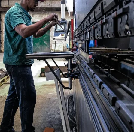 Biaya Kesehatan Karyawan Terus Naik — Ada Solusi yang Belum Banyak Diketahui Perusahaan Manufaktur