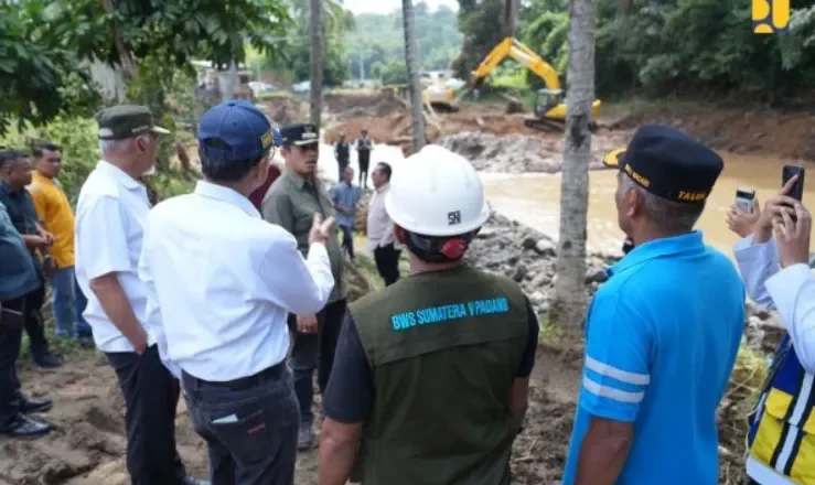 215 mm Hujan dalam Sehari Hancurkan 25 Ruas Jalan dan 6 Jembatan di Tanah Datar. Irigasi Kini Jadi Prioritas.