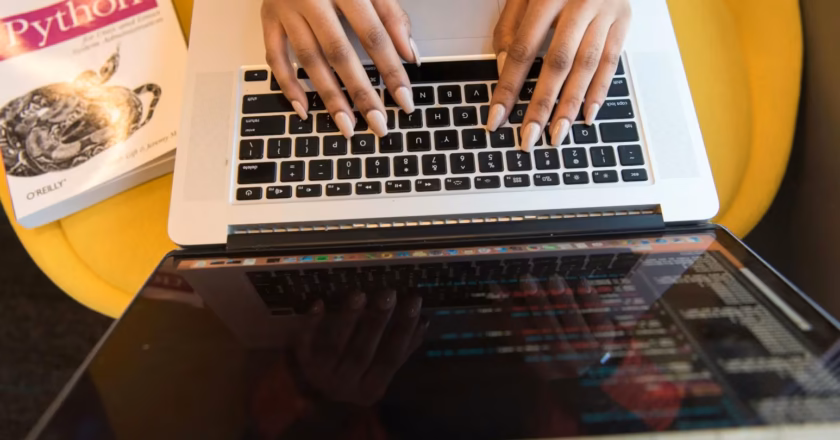 Vibe Coding Itu Nyata, Tapi Kamu Tetap Harus Bisa Mikir Seperti Programmer