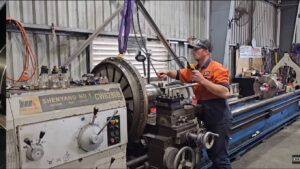 Read more about the article Temukan Jasa Bengkel Bubut Terdekat: Solusi Tepat Kebutuhan Machining Anda