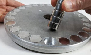 Read more about the article 6 Sifat Magnet yang Terbuat dari Baja – Simak Disini