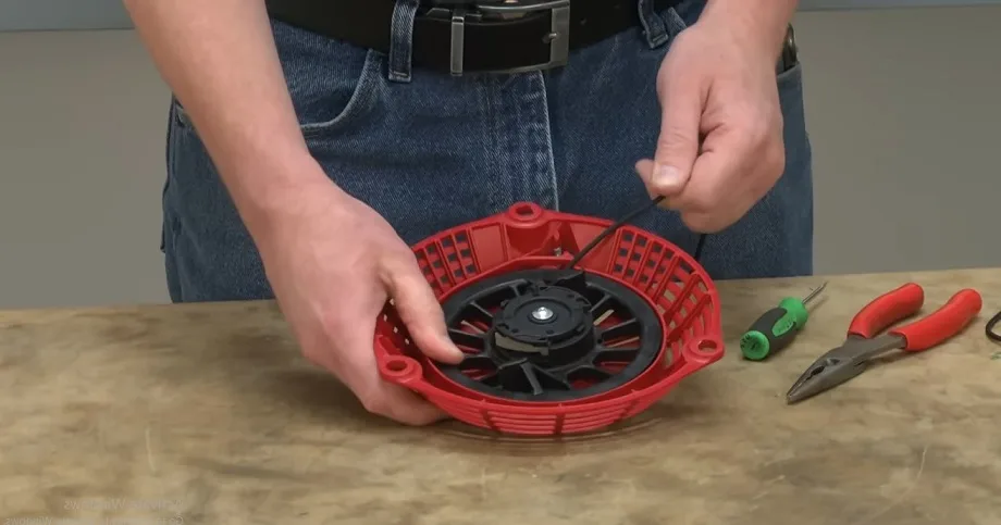 Read more about the article Bagian Recoil Starter Dan Fungsi Pentingnya!