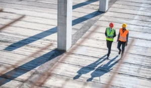 Read more about the article Warna Rompi Proyek Sesuai Jabatan: Kenapa Penting dan Jangan Sampai Salah Pakai!