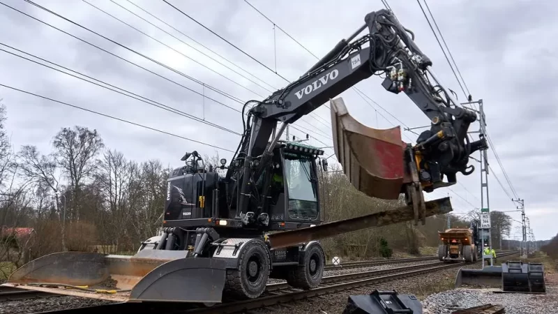 excavator merk volvo