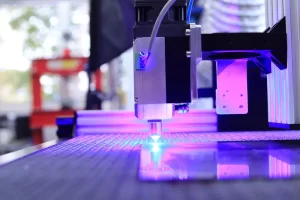 Read more about the article Ori Laser Advertising Jakarta: Mengoptimalkan Teknologi Mesin dalam Produksi Reklame