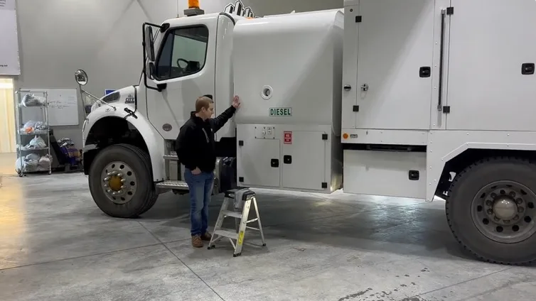 Apa Itu Lube Truck