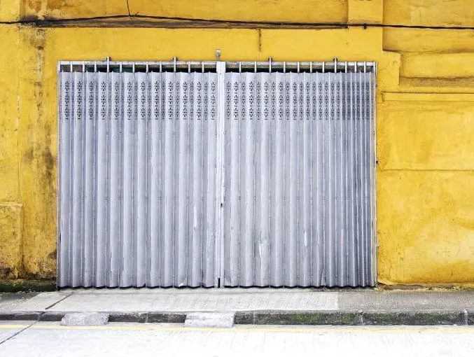pintu harmonika surabaya
