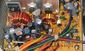 Read more about the article Perbedaan ELCO dan Kapasitor: Kenali Jenis dan Fungsinya