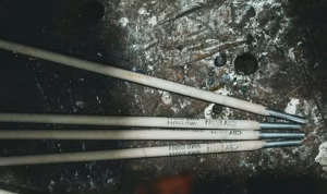 Read more about the article Arti Kode Elektroda Las E6013 dan E7018: Panduan Lengkap