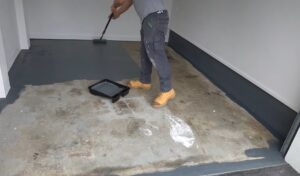 Read more about the article Fungsi Cat Lantai Beton, Apa Manfaatnya dan Cara Memilih yang Tepat