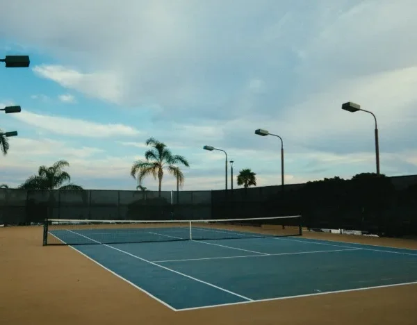 pembuatan lapangan tenis