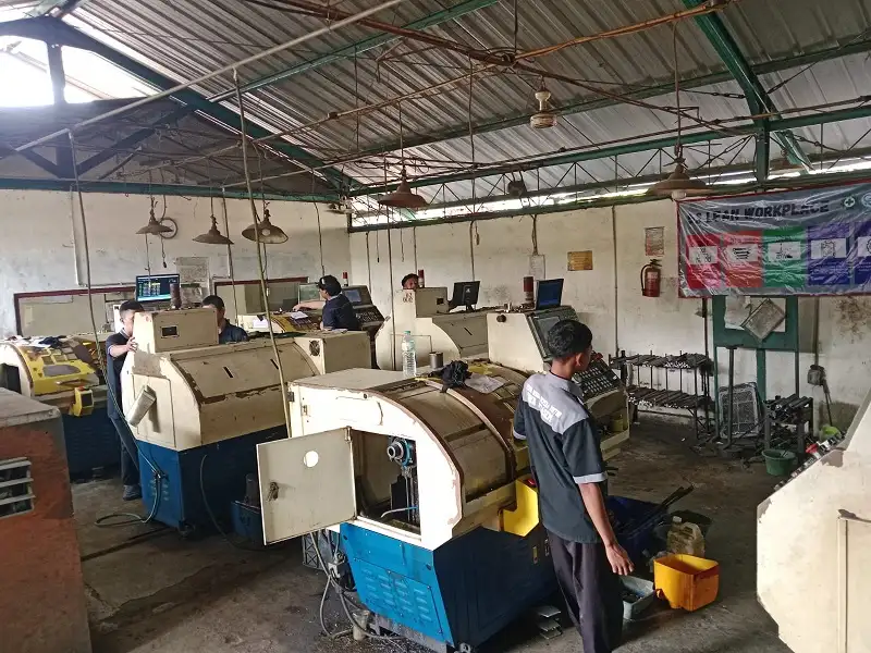 You are currently viewing Mengikuti Rutinitas Harian Operator Mesin CNC Profesional